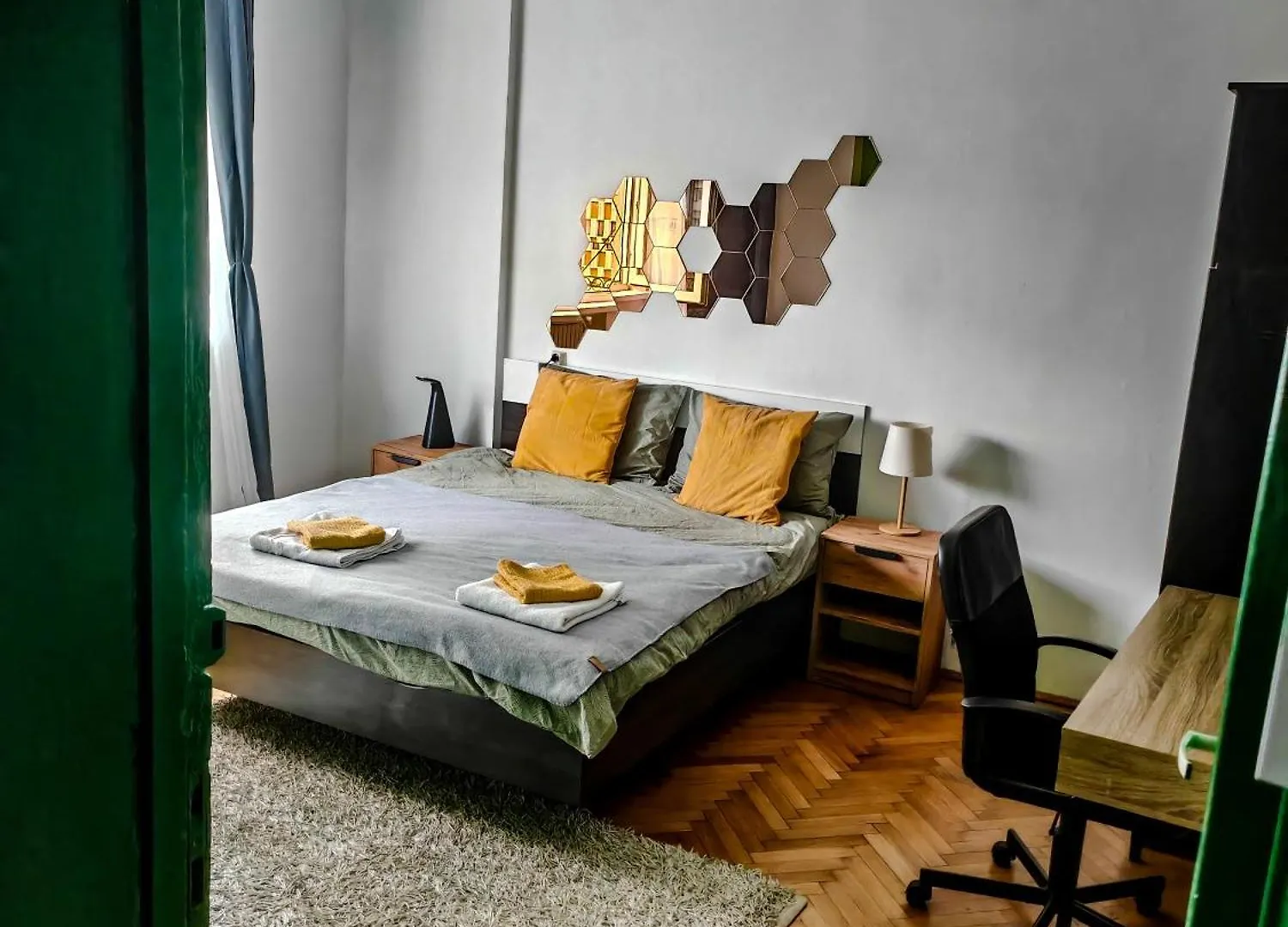 Downtown Condo National Theatre, University Square Bucharest Apartment